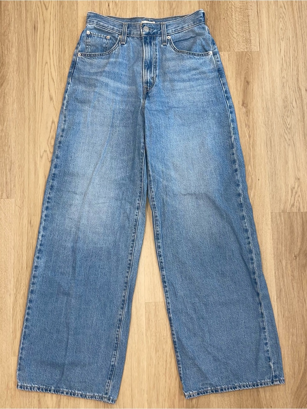 Levi's High Rise Cinched Baggy Jeans